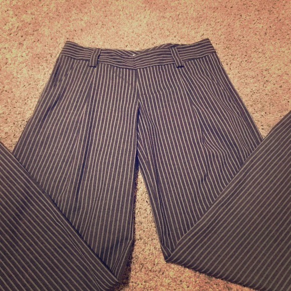 Alice + Olivia wide leg brown with pinstripes - Picture 2 of 8